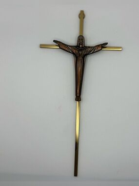 Vintage Mid Century Modern Wall Crucifix Cross Jesus Brass Copper Tone 10”